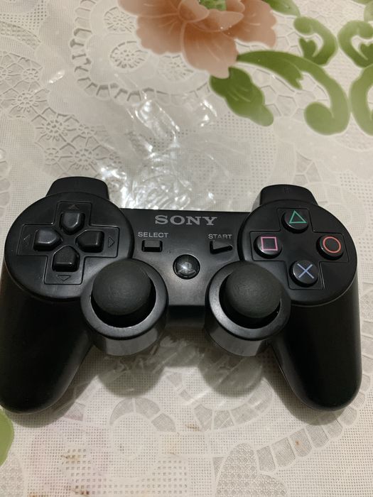 Продаю джостик от PS3