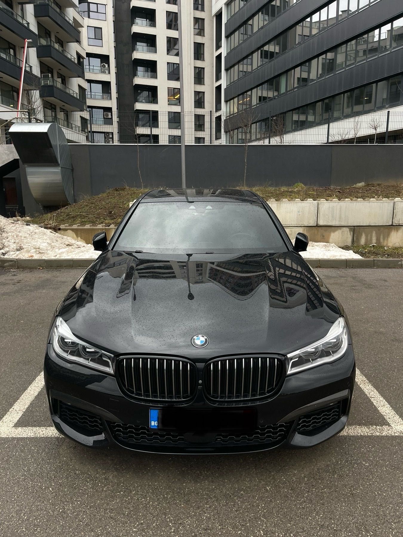 BMW750i Black Sapphire * xDrive* w/Performance spo