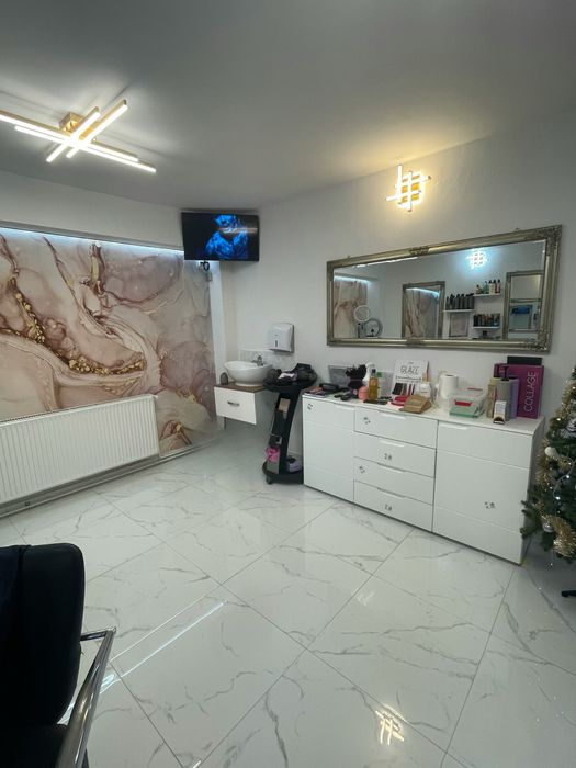 Inchiriez scaun de frizerie, coafor si manichiura