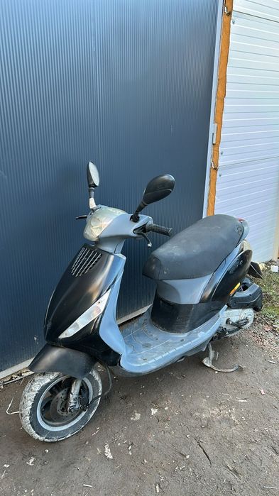 Piaggio liberty 50 cc 2t  și Piaggio zip 4t