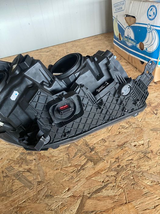 Ляв фар. Фарове. Ford Kuga. Форд Куга. 16-20г. Би ксенон.