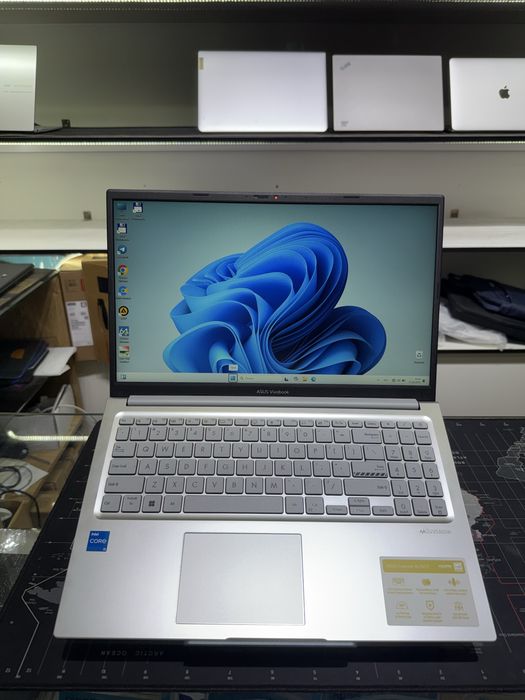 Asus VivoBook 1504 i5-13/8/512/15.6
