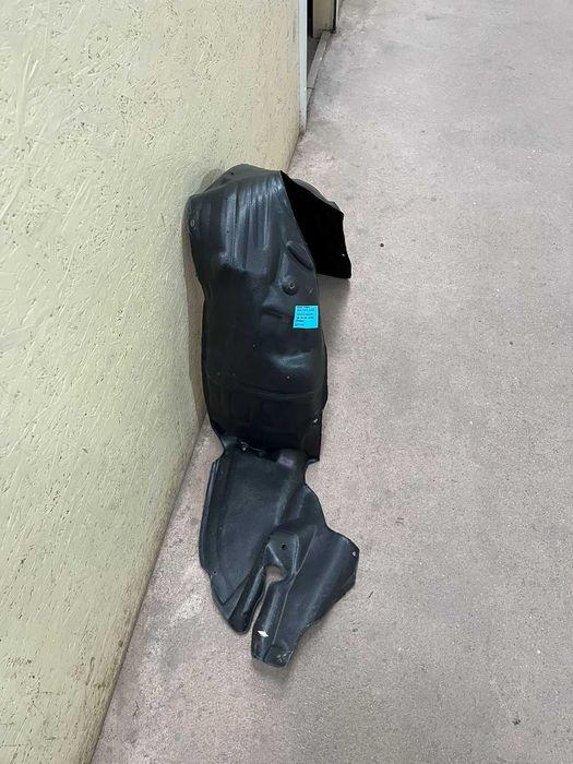 Подкрылок подкрыльник на Toyota Avalon 2000-/ Тойота Авалон 2008