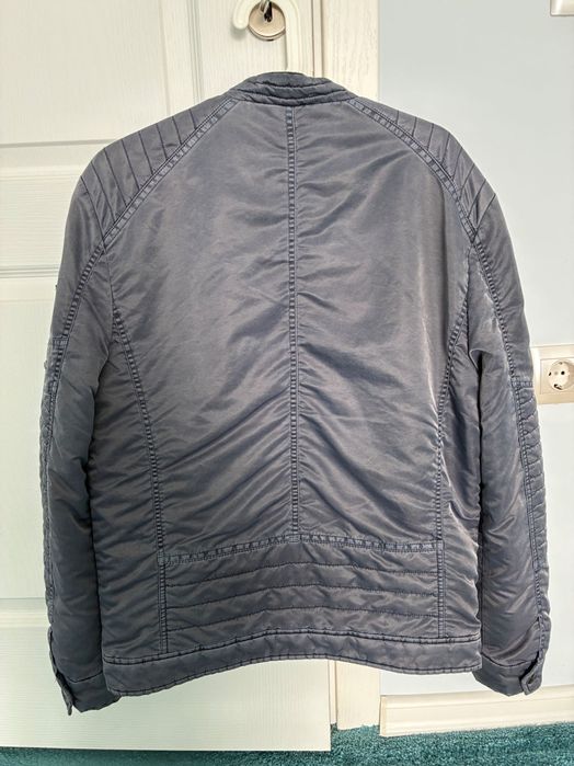 Мъжко яке от Guess