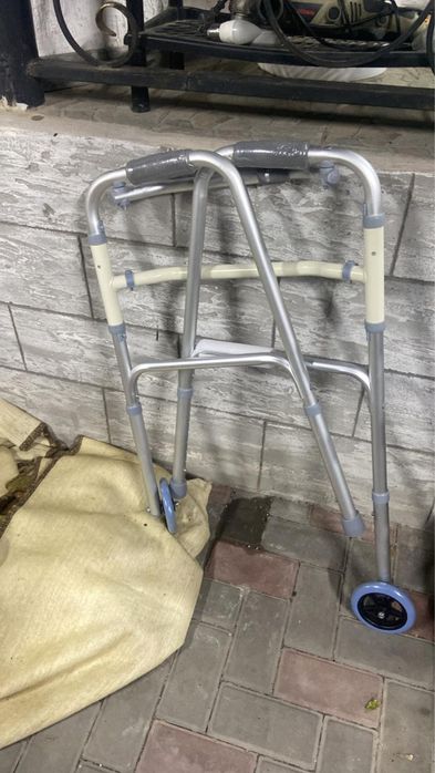 Новые ходунки с колёсами  для взрослых