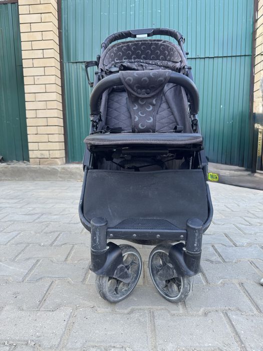 Продам прогулочную коляску.