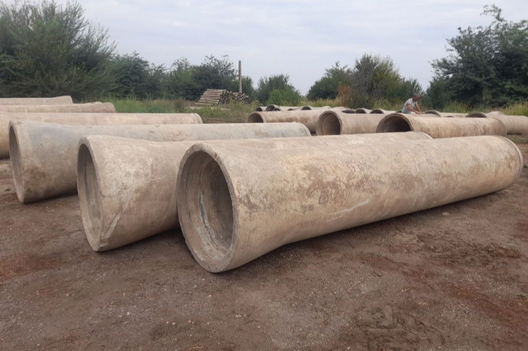 Vând tuburi din beton armat