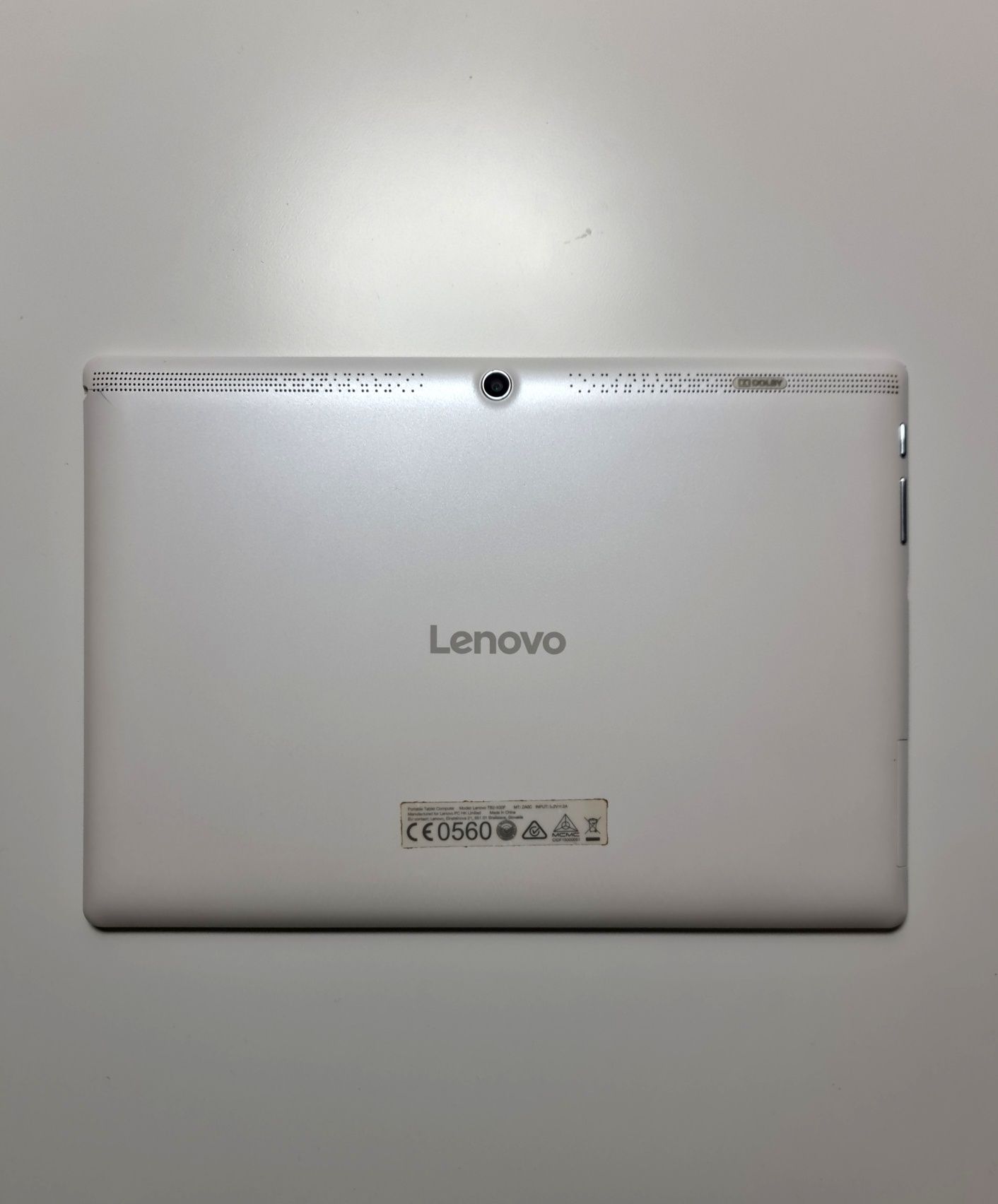 Tabletă albă Lenovo