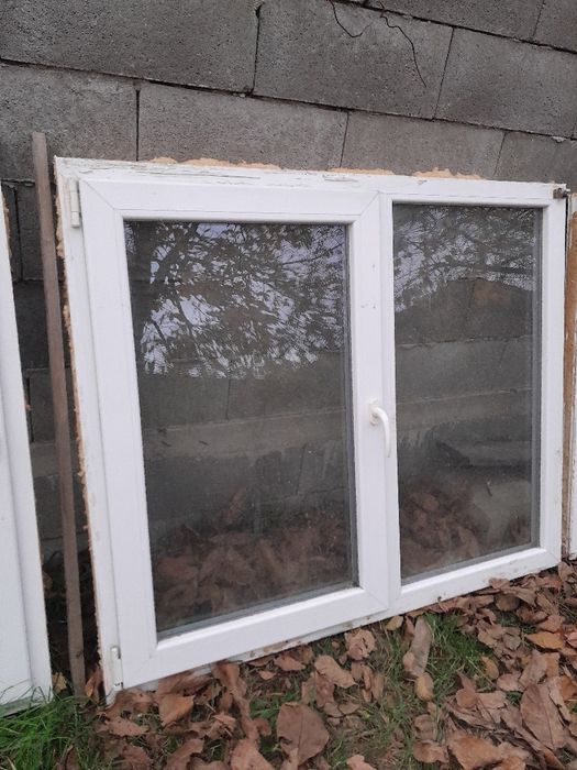 Vând 4 geamuri termopan