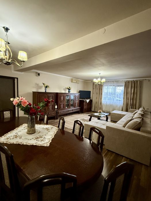 Vand casa in cartierul bujac + afacere la cheie