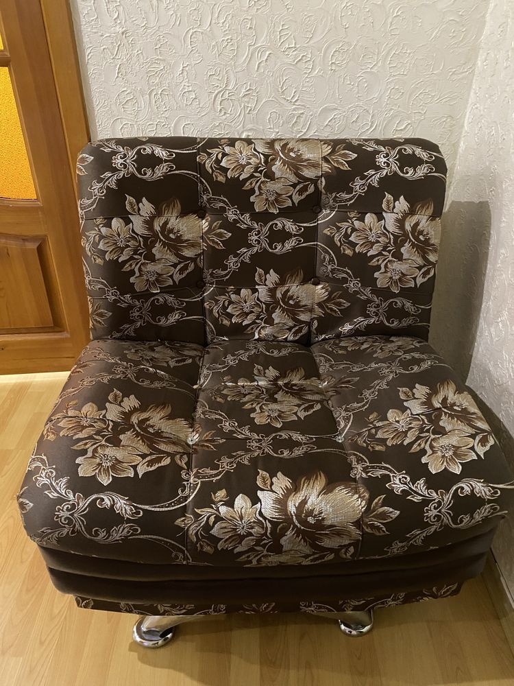 Диваны в отличном состояний