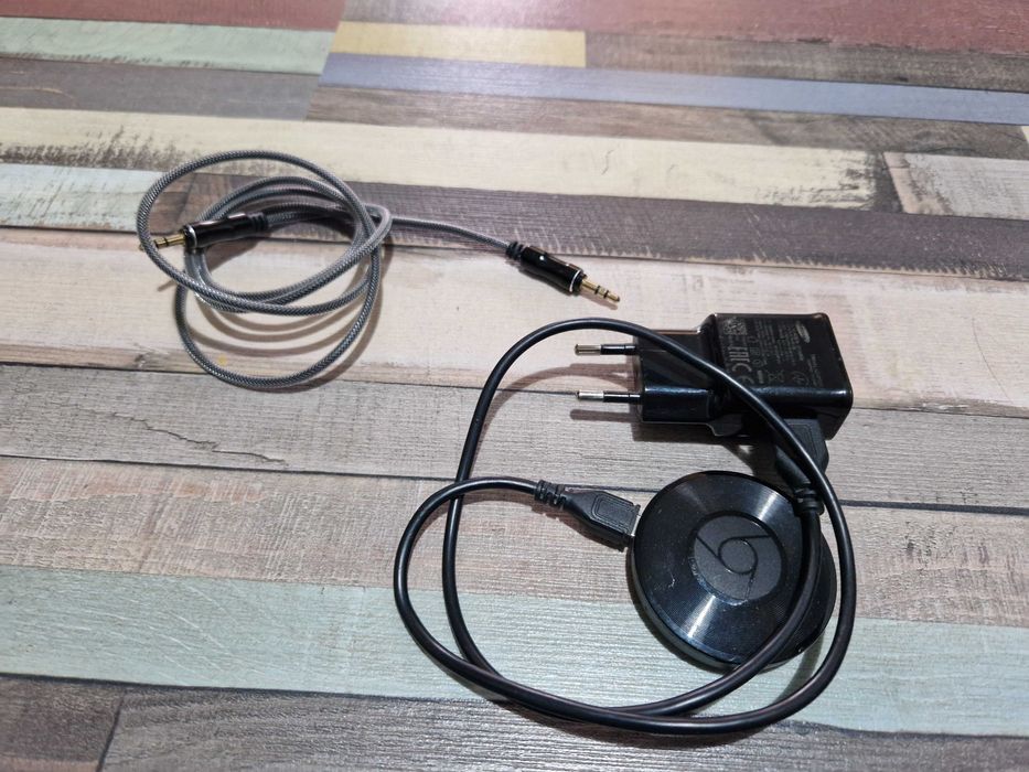 Google Chromecast Audio Media Streamer - Model RUX-J42