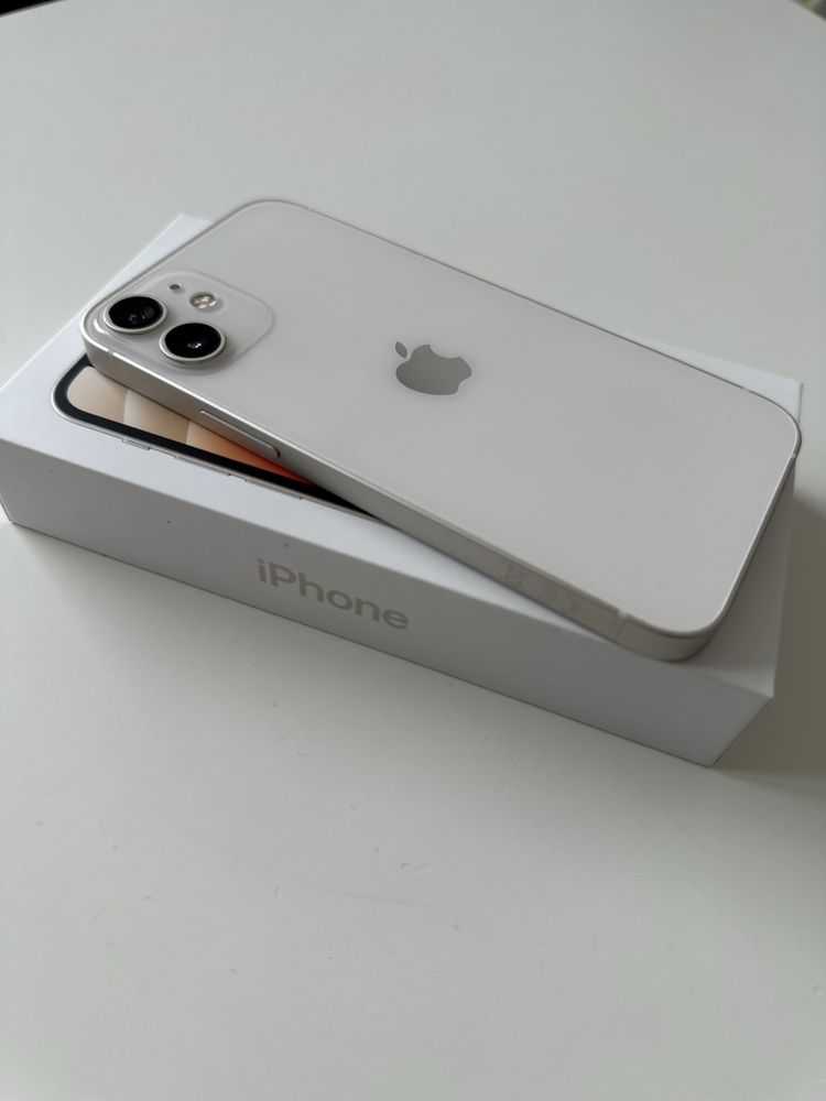 Бял iPhone 12 mini 64GB в отлично състояние!