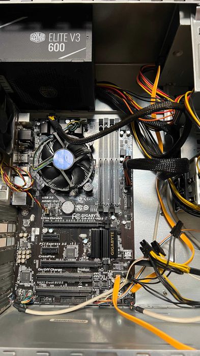 Компютър i5-4690/LGA 1150/32GB RAM/SSD/Windows 11/Radeon R9 270x