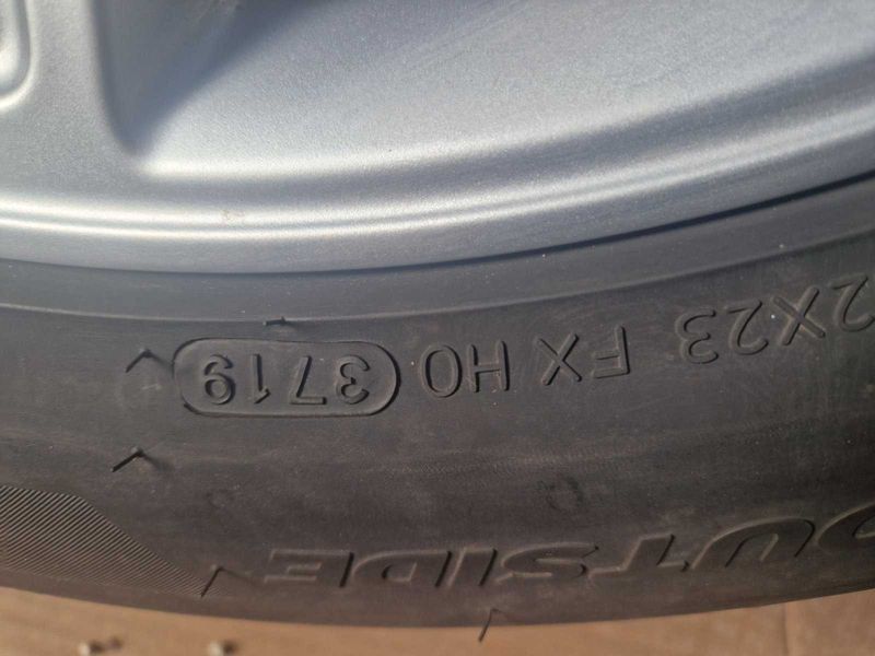 Audi A8/A6 R19/4N0 Ауди
оригинални джанти с гуми
и датчици