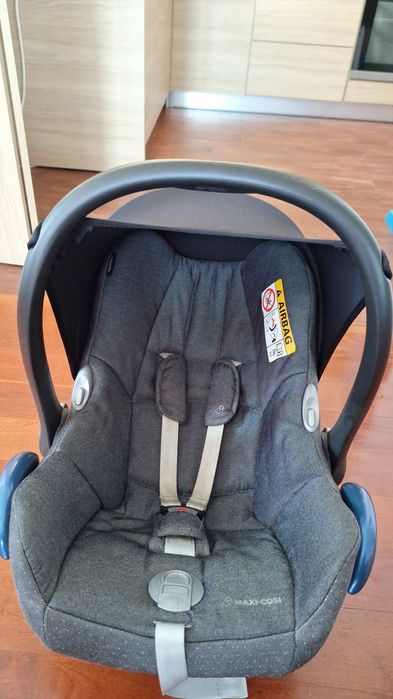 Scoica Maxicosi Rock 150 lei