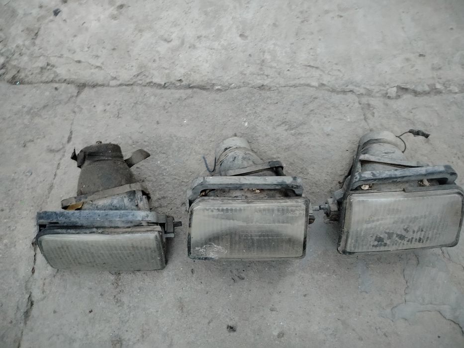 Продам противотуманки на бмв 525 левую правую