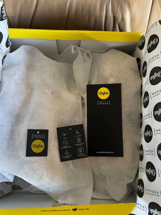 Маратонки Buffalo 37 номер