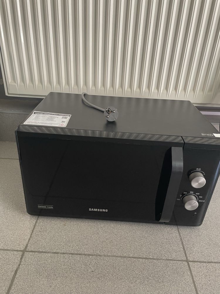 Продам микроволновку Samsung