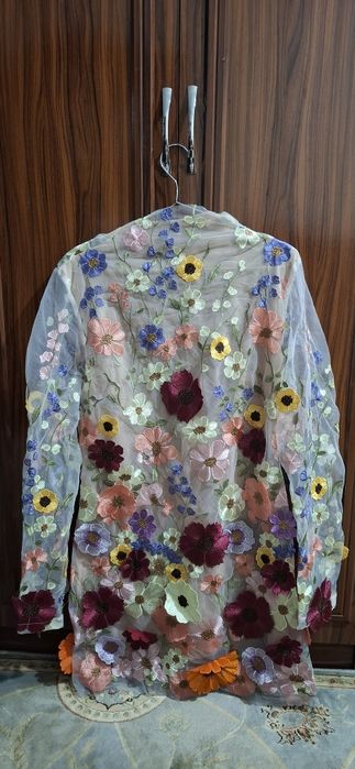 Платье с цветочным принтом на подкладке