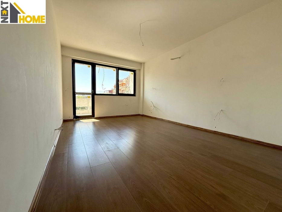 Просторен тристаен апартамент след основен ремонт, кв. "Кършияка"