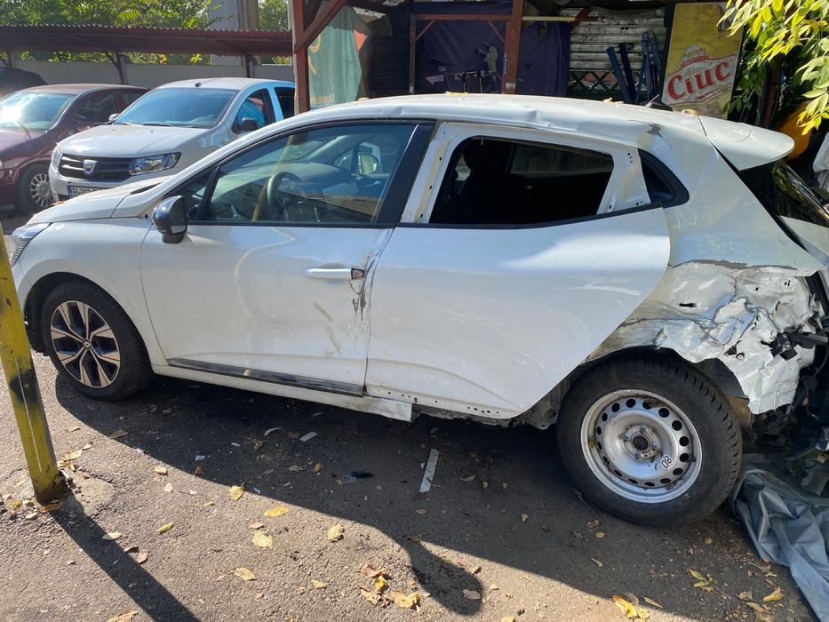 Renault Clio  5 Automat An 2023 - Avariat