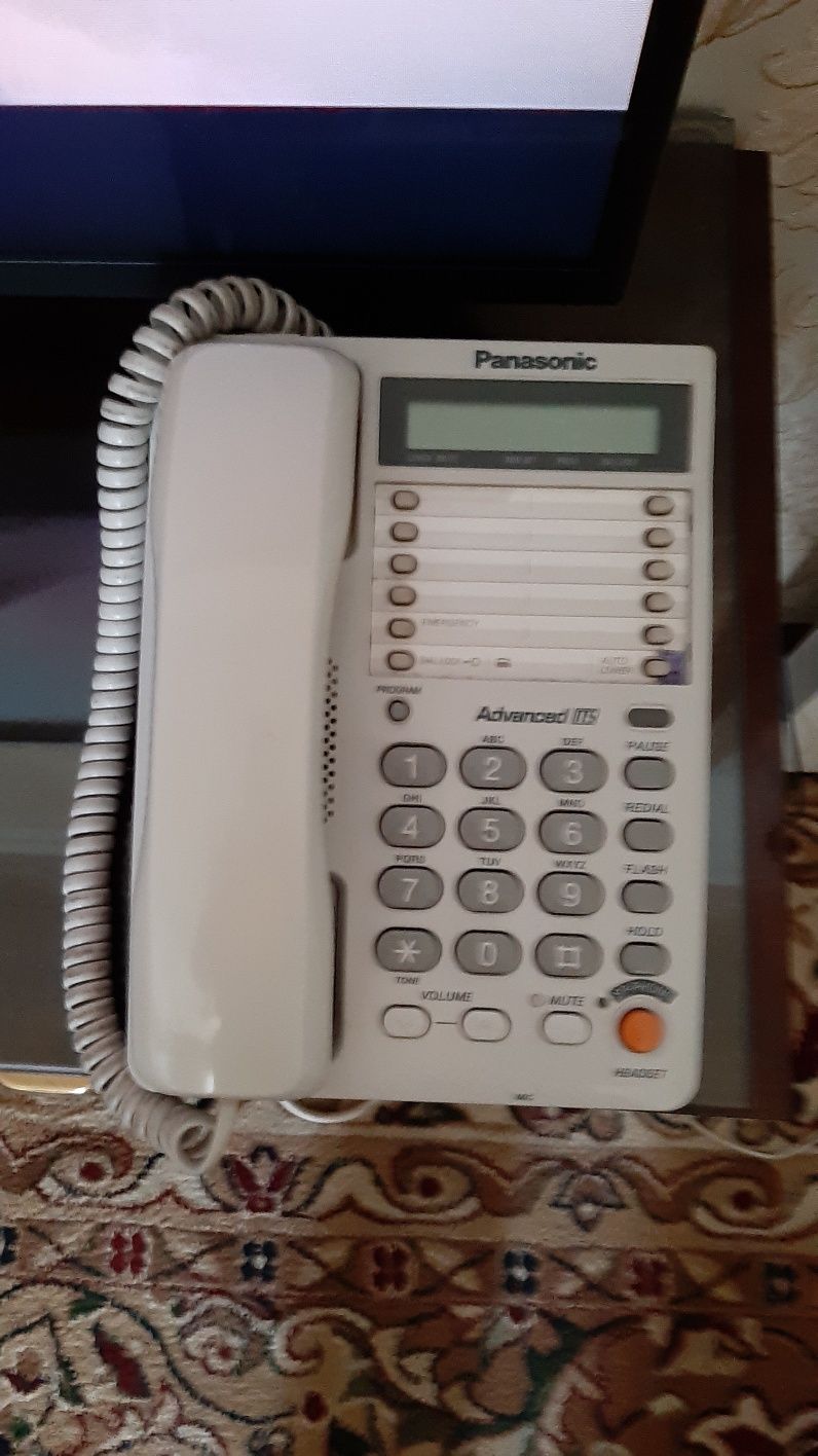 Телефон Panasonic с определителем.