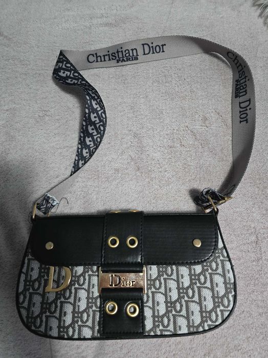 Дамска чанта на Dior