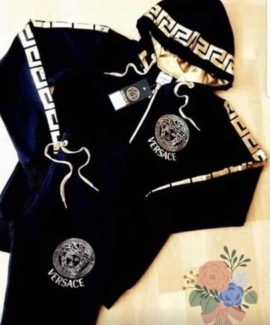 Trening Versace super model/logo auriu/diverse marimi, saculet, etiche