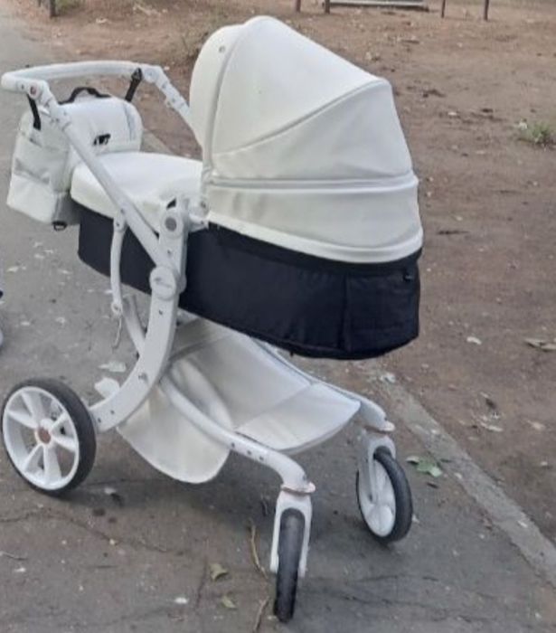 Продам коляску 2 в 1