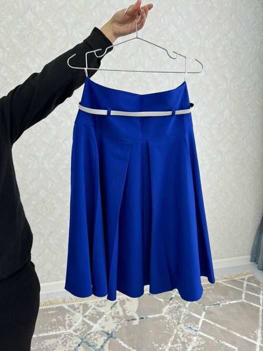 Юбка           .