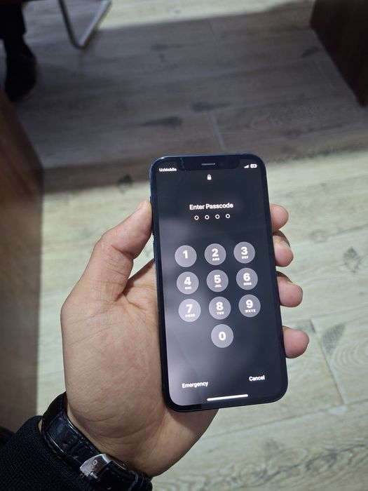 iPhone 12 mini srochna sotiladi. Face ID yangilanishdan keyin uchgan.