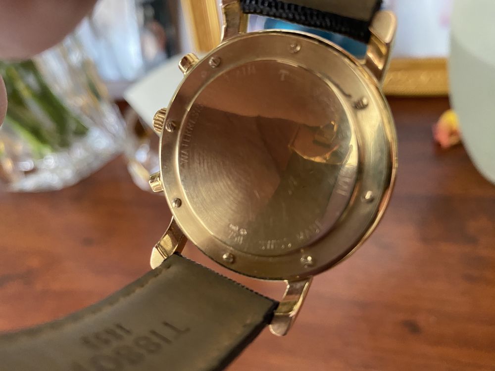 Продам золотые часы Tissot оригинал