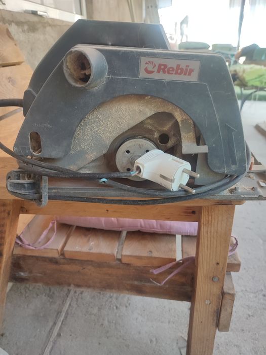 Продам электропилу