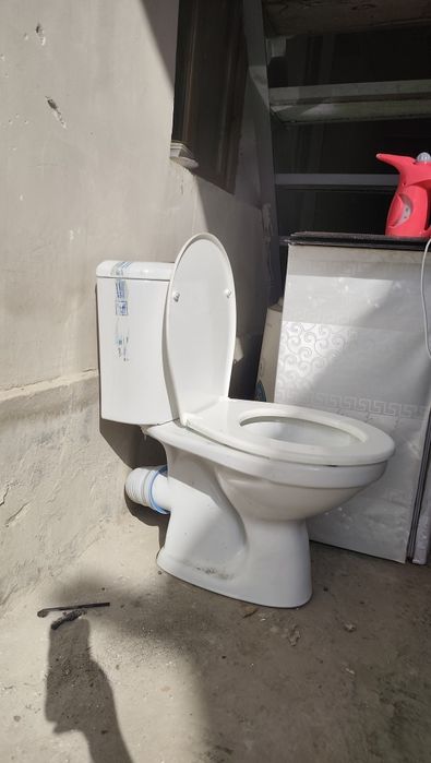 Unitaz sotiladi. Holati ideal darajada.aybi yuq
