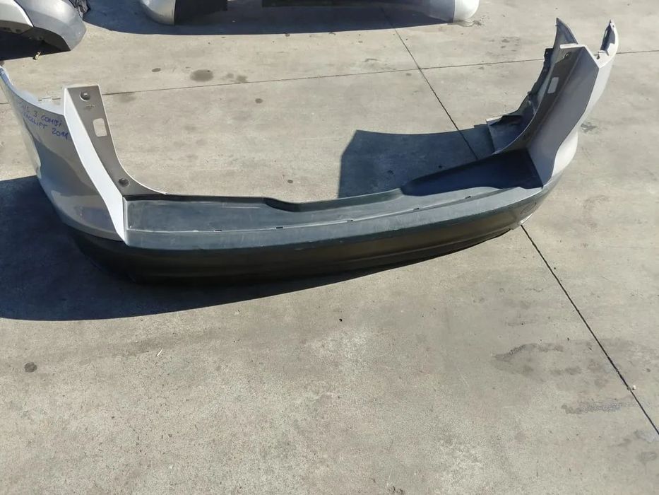 bara  spate  ford focus 3 break nonfacelift 2011