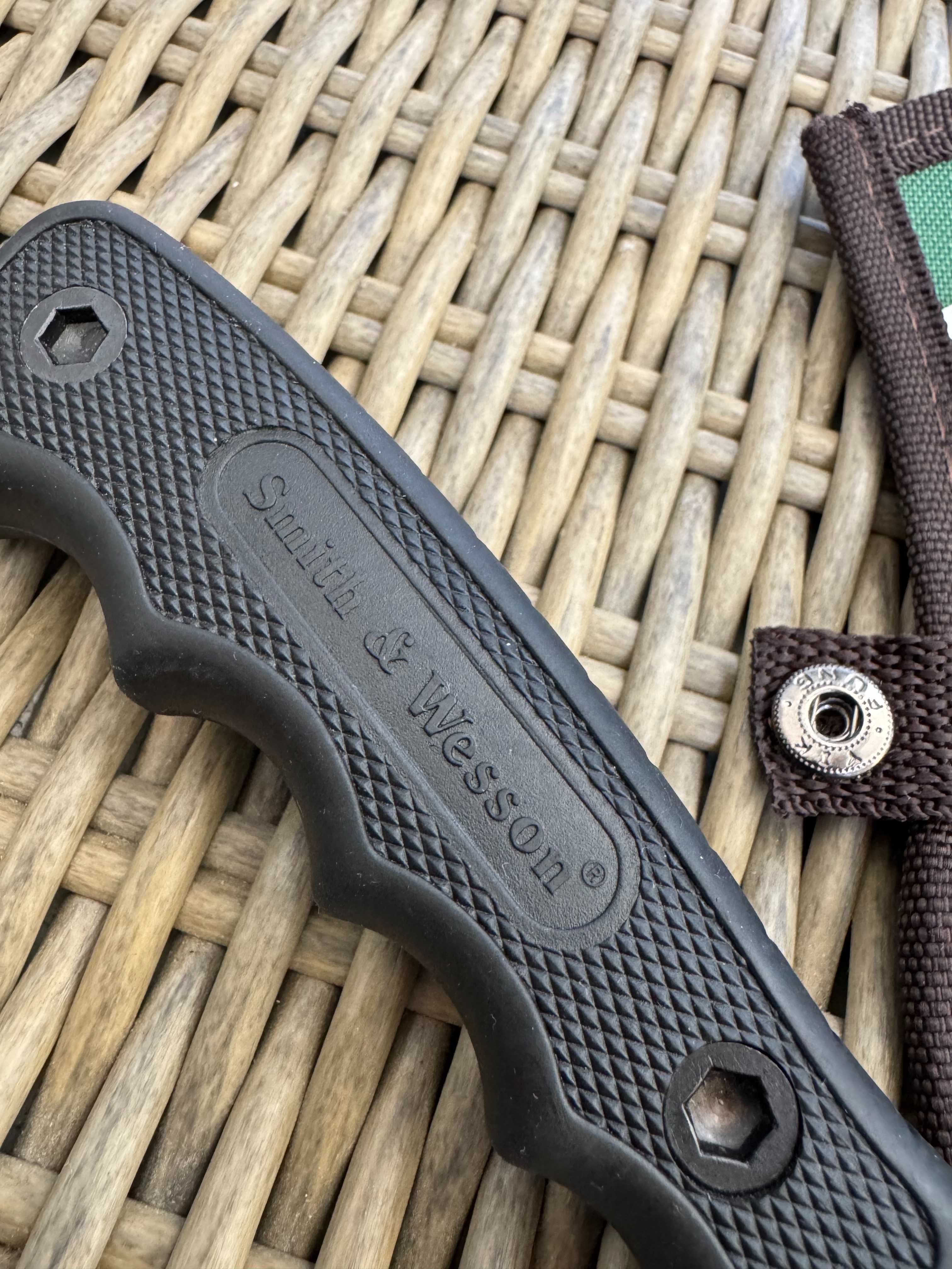 Cutit Smith & Wesson pentru pescuit sau vanatoare