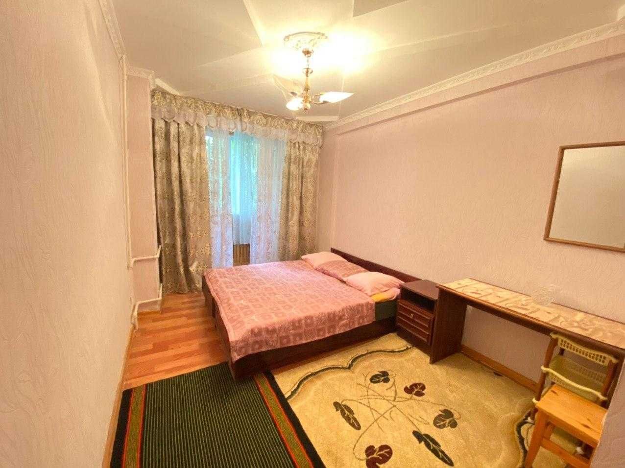 в Аренду 3-х комнатная , ул. Бабура, Нукус,  с обстановкой.