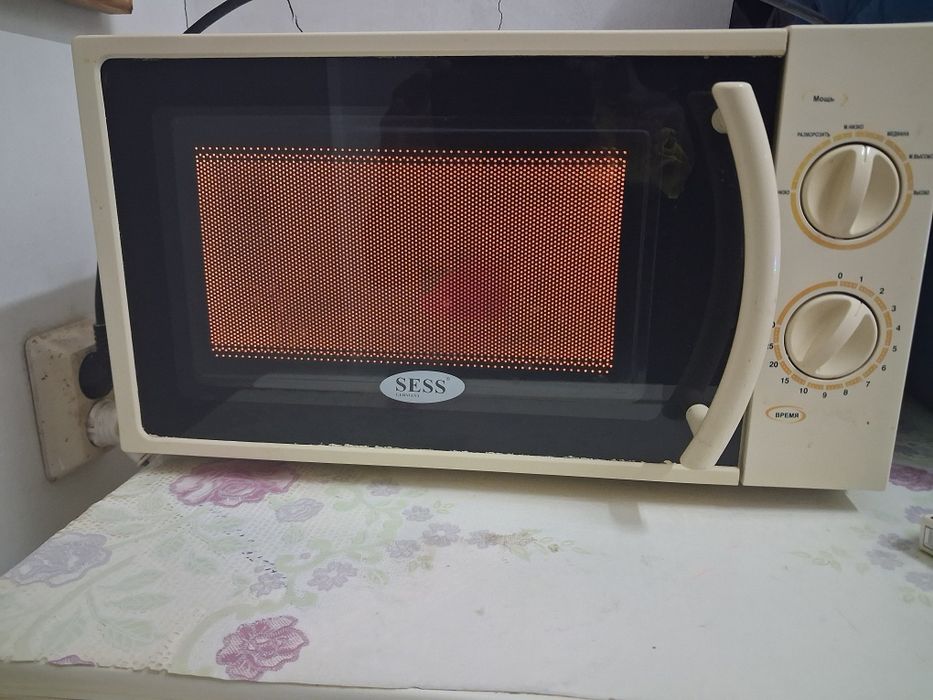 Продам отличны робочии холодильник дэво.