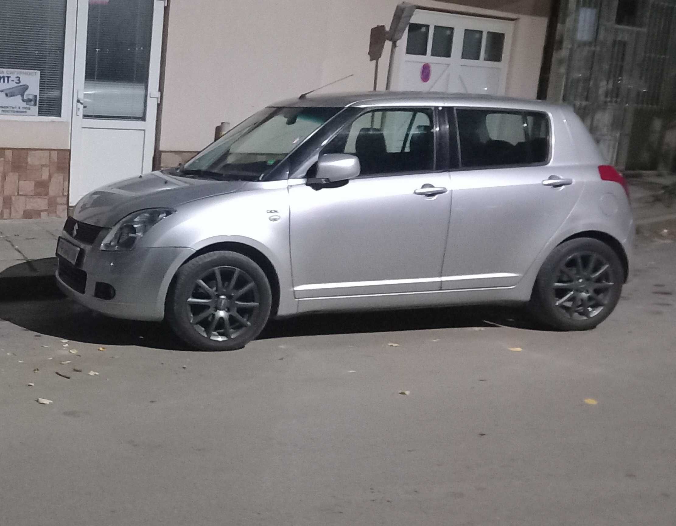 Лек автомобил Suzuki swift