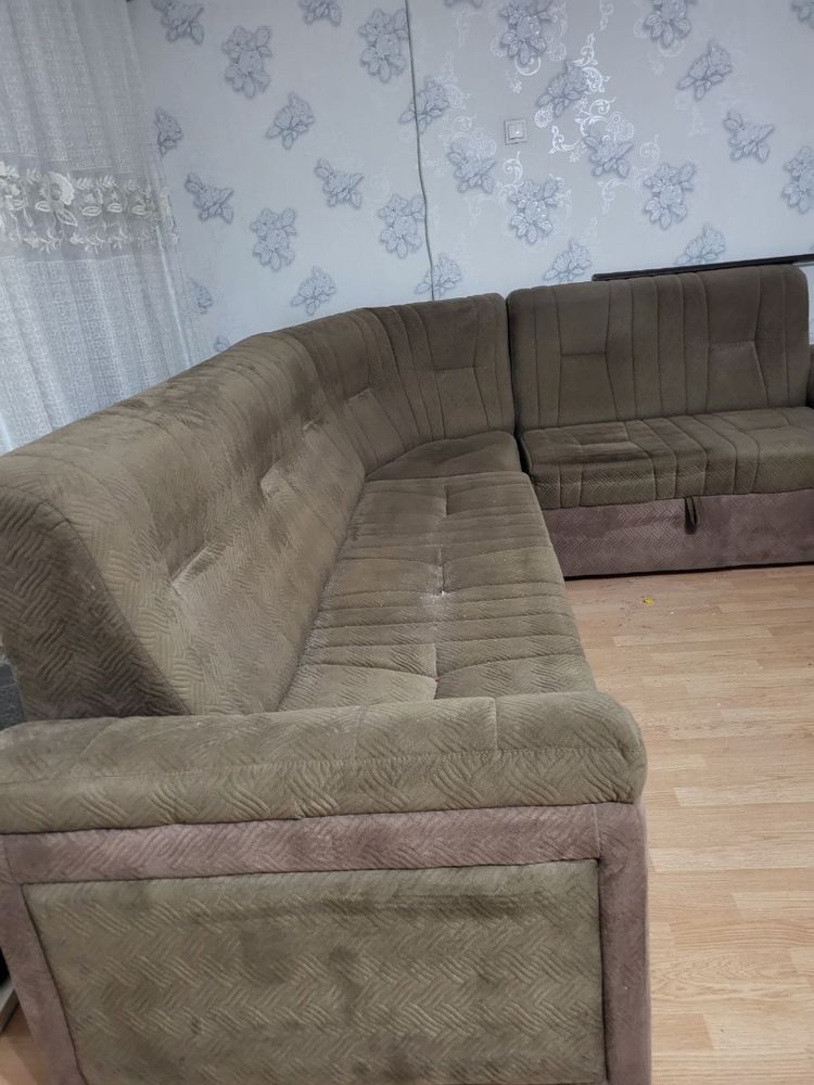 Диван и два кресла