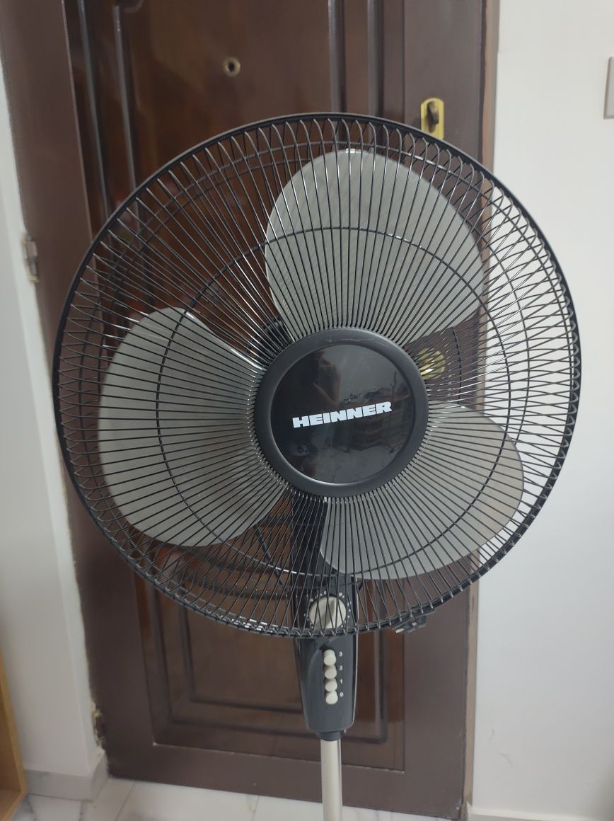 Ventilator cu picior Heinner