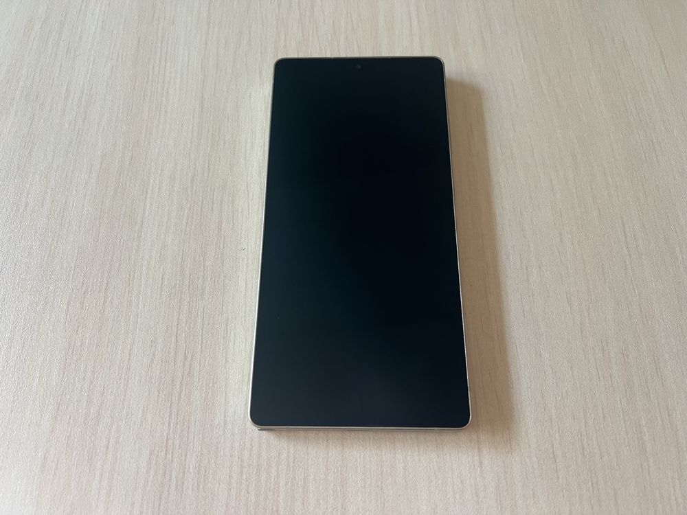 Продавам Samsung Galaxy S25 Ultra 256/12GB