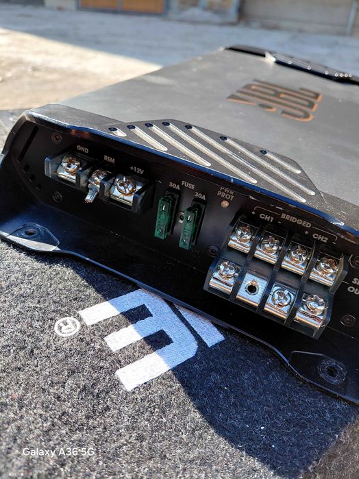 Бас каса със усилвател