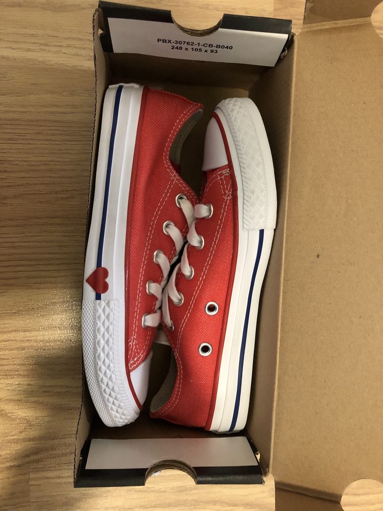 Teniși  Converse, nr. 31, NOI