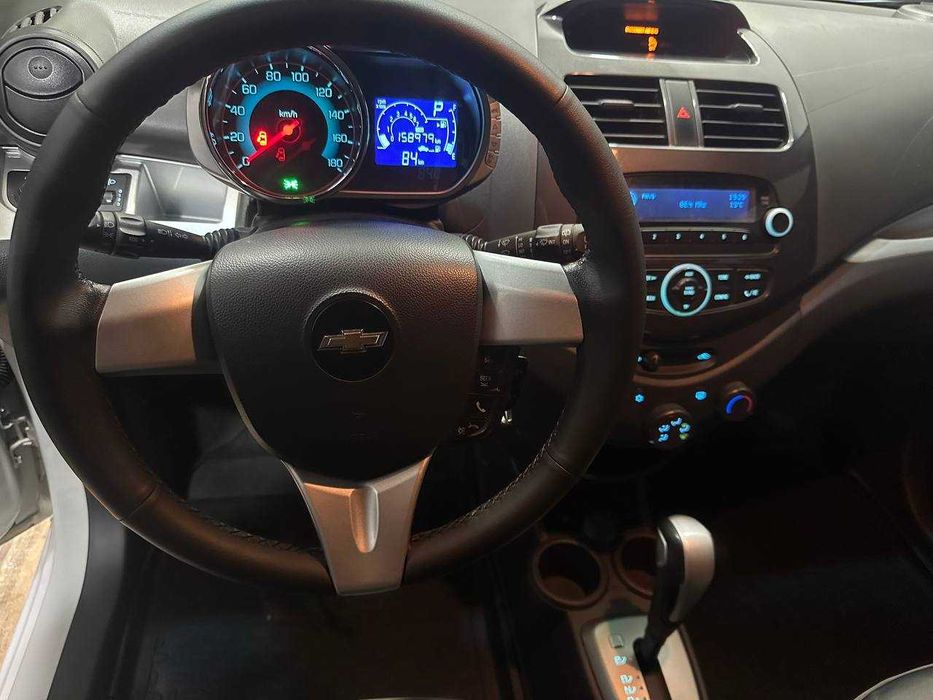 Продается Спарк белый 2021 (oq Spark)