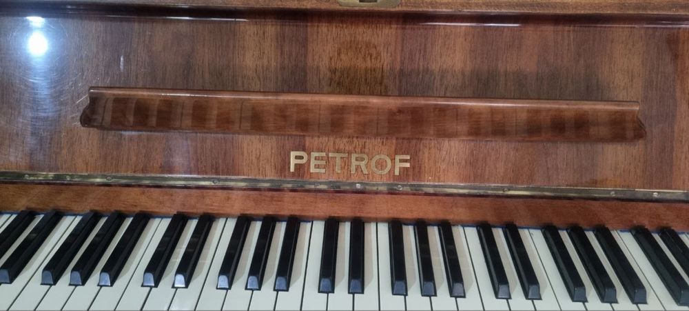 Fortepiano “petrof” holati ideal kelib korib osela boladi