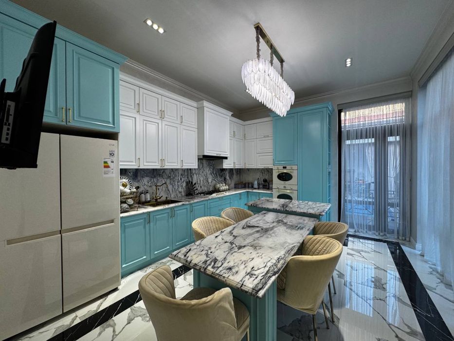 Евродом Бадамзар 3.8 соток 6 комнат 350 м²