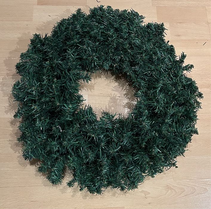 Продам новогодний венок (елочный)