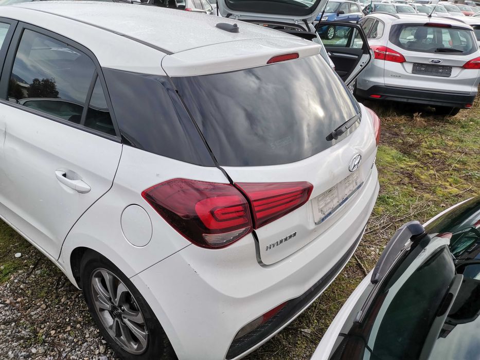 Hyndai i20 2020г  1.2i На ЧАСТИ!